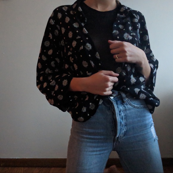 Oversized Button-up - Picture 2 of 3